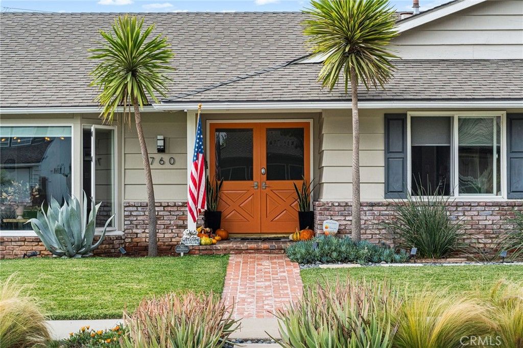 Photo of 760 S Loretta Drive, Orange, CA 92869 (MLS # OC25272133)