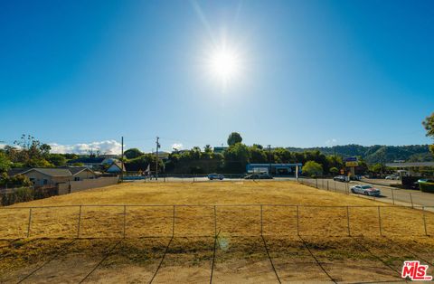 Photo of 805 Ventura Avenue, Oak View, CA 93022 (MLS # 26828865)