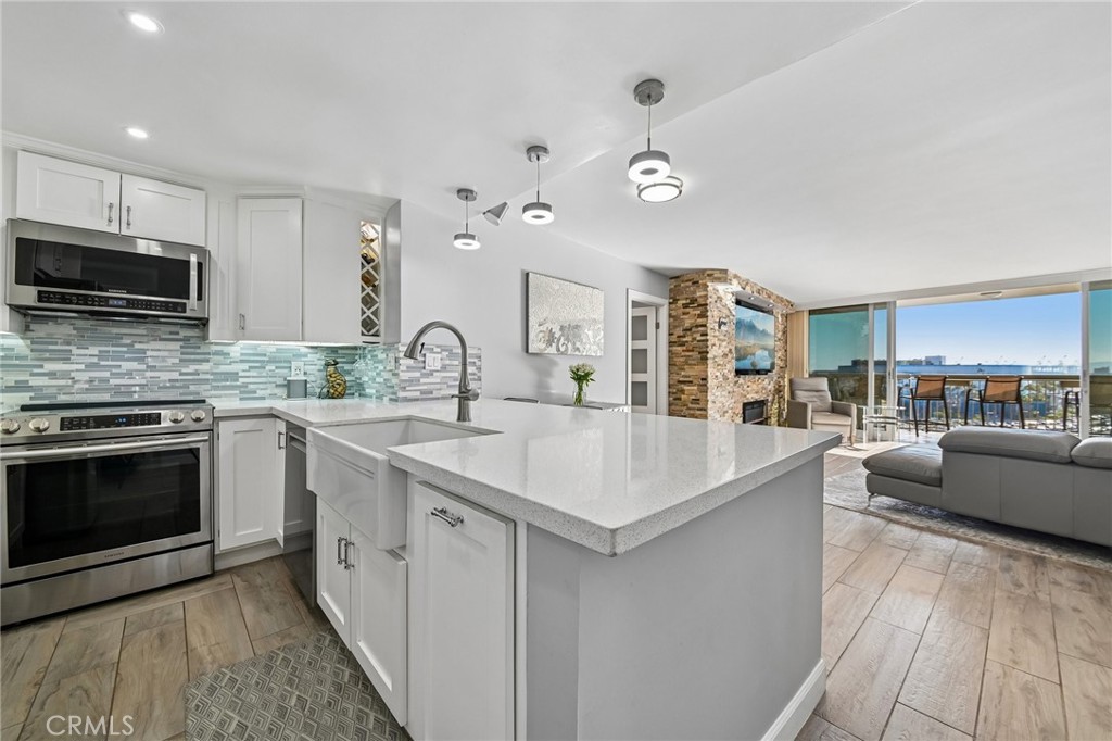 700 E Ocean Boulevard 1208