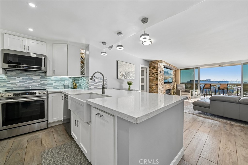 700 E Ocean Boulevard 1208