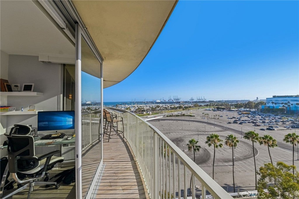 700 E Ocean Boulevard 1208