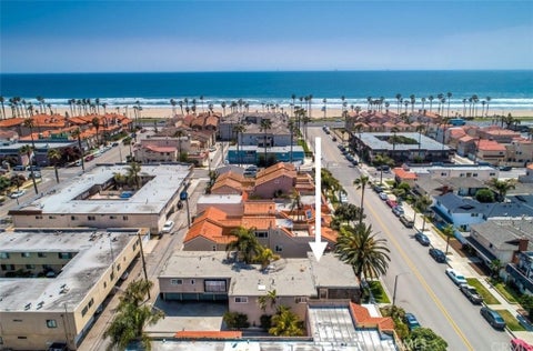 Photo of 218 16th ST #A, Huntington Beach, CA 92648 (MLS # OC26180553)