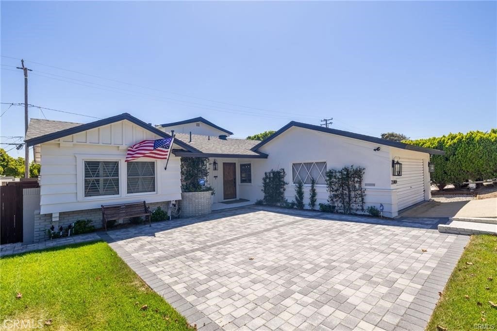 23404 Walnut