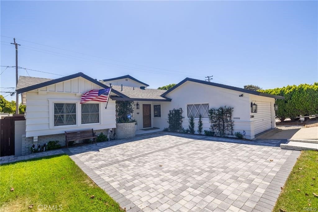 23404 Walnut