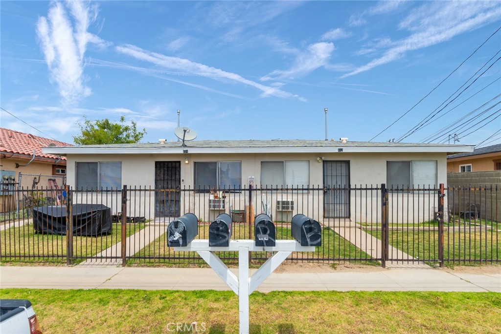412 W Ramona