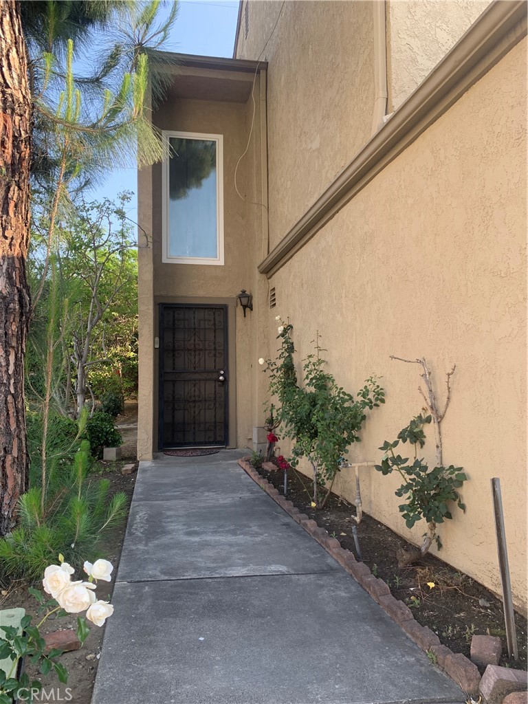 648 S Azusa Ave #8