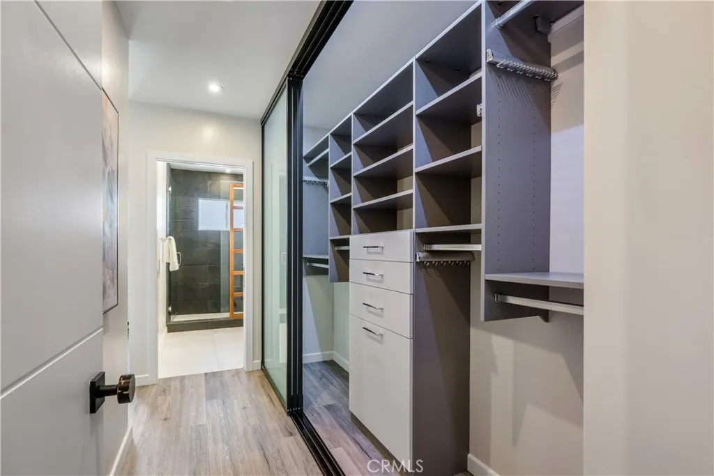 Long Beach, California 90803, United States, 2 Bedrooms Bedrooms, ,2 BathroomsBathrooms,Residential,Active,209010