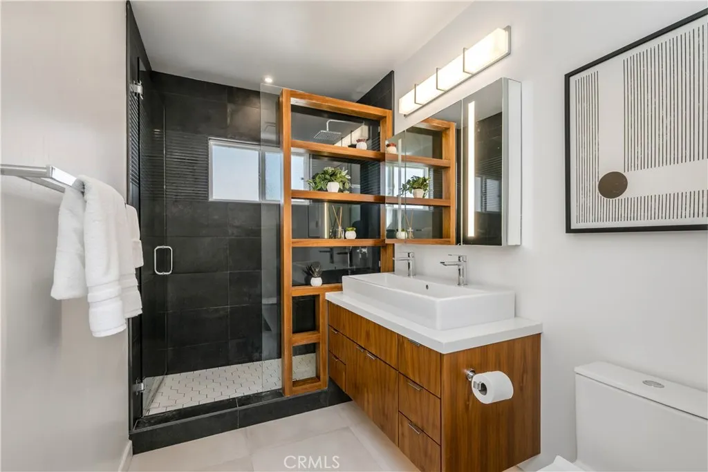 Long Beach, California 90803, United States, 2 Bedrooms Bedrooms, ,2 BathroomsBathrooms,Residential,Active,209010