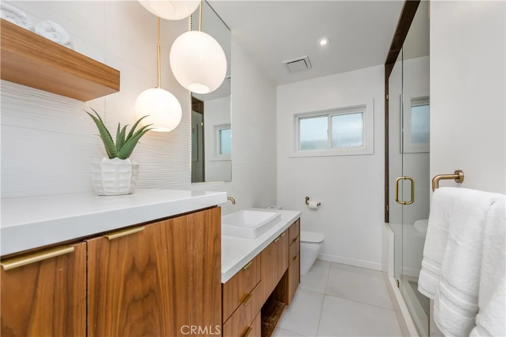 Long Beach, California 90803, United States, 2 Bedrooms Bedrooms, ,2 BathroomsBathrooms,Residential,Active,209010