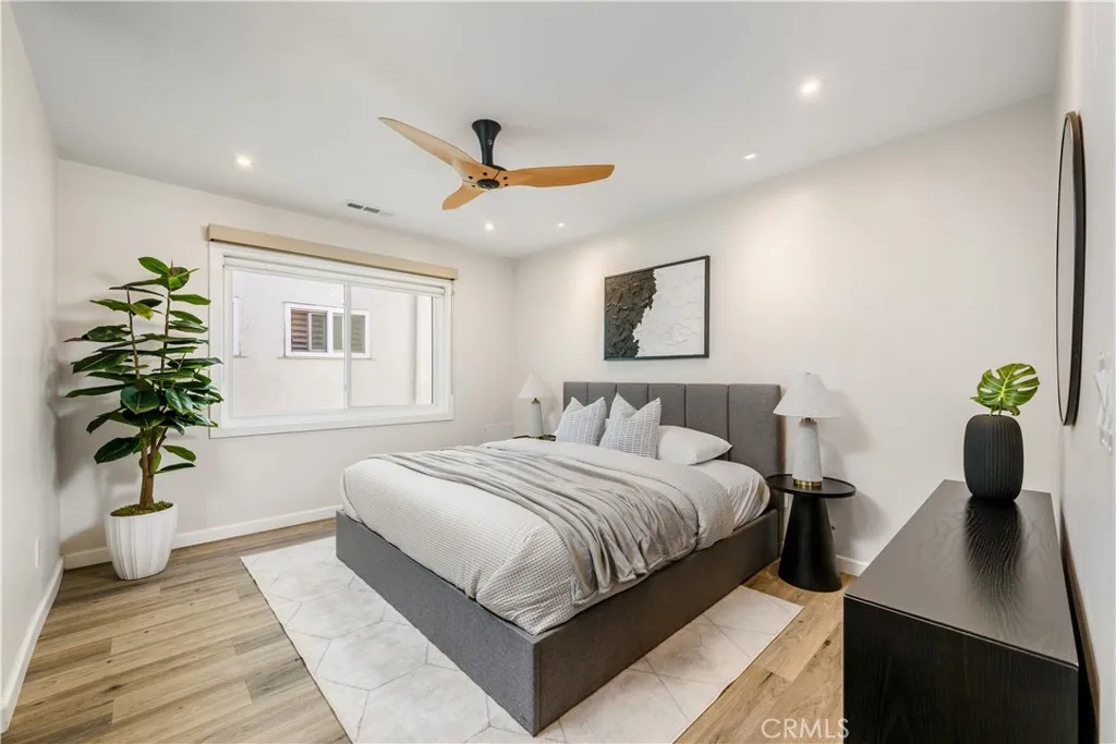 Long Beach, California 90803, United States, 2 Bedrooms Bedrooms, ,2 BathroomsBathrooms,Residential,Active,209010