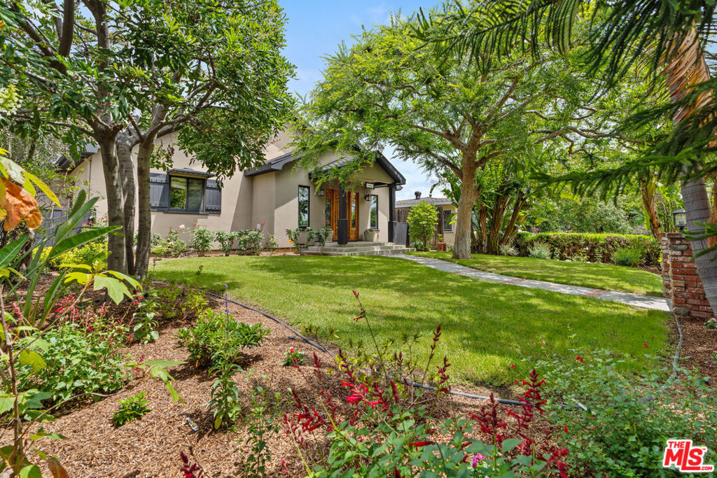 1865 E Villa Street
