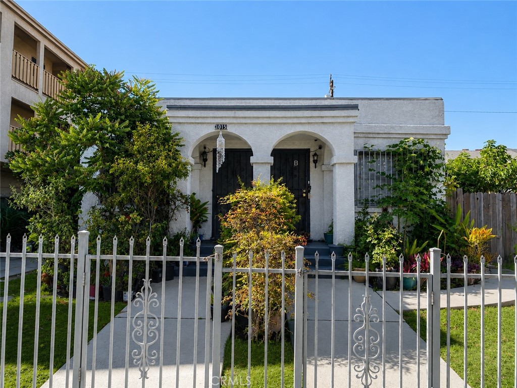 Photo 1 of 4 — 1015 Dawson Avenue, Long Beach, CA 90804