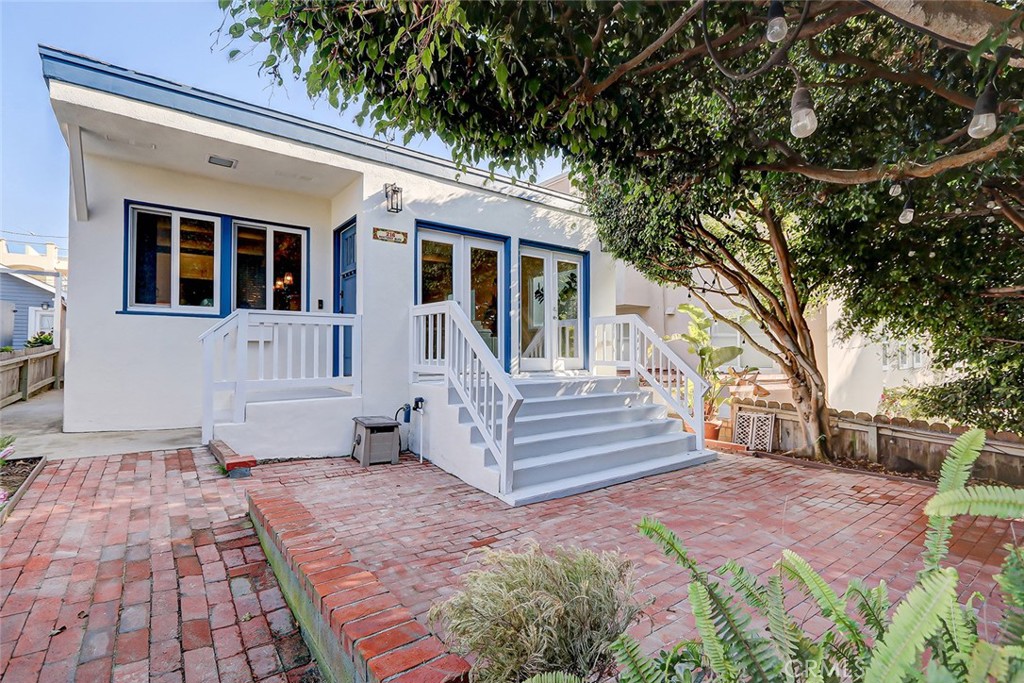 216 Monterey Boulevard