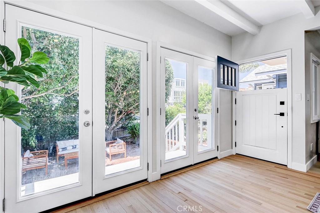 216 Monterey Boulevard