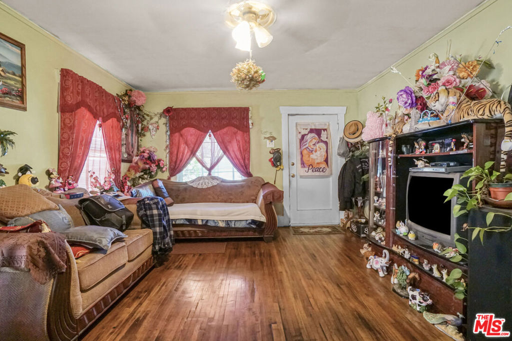 586 w macarthur avenue