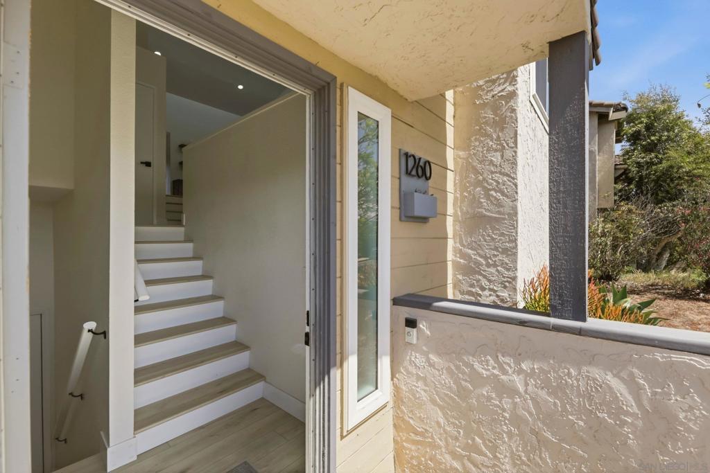 1260 Soria Glen