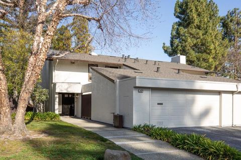 Photo of 2427 Sharon Oaks Drive, Menlo Park, CA 94025 (MLS # ML82034127)