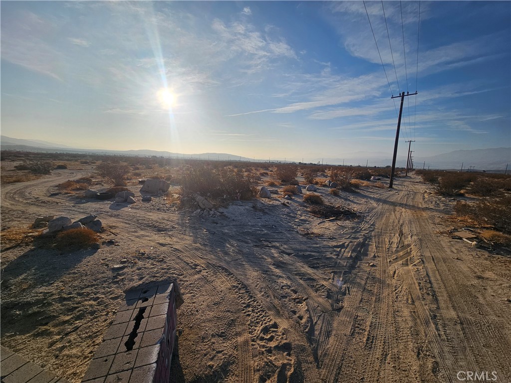 A whole 10 Acres of vacant land with incredible 360° mountain views. Surrounded by newer developement, this property is in a rapidly growing city.
Zoned for mixed use, the current zoning allows for residential to agriculture use. Surrounding properties are zoned for industrial/commercial. Price per acre is priced well below market value, call in advance for showing directions.