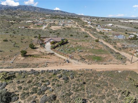 8672 Sierra Vista Phelan CA 92371