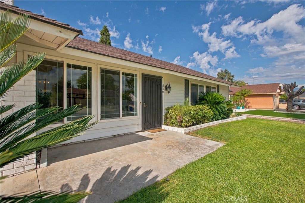 850 N Wisteria Avenue