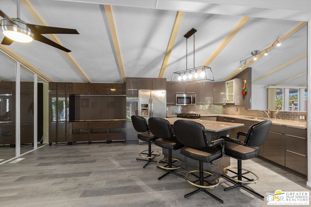 Date Palm Country Cl - Manufactured In Park