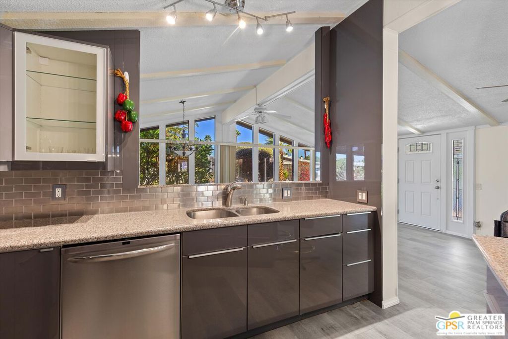 Date Palm Country Cl - Manufactured In Park