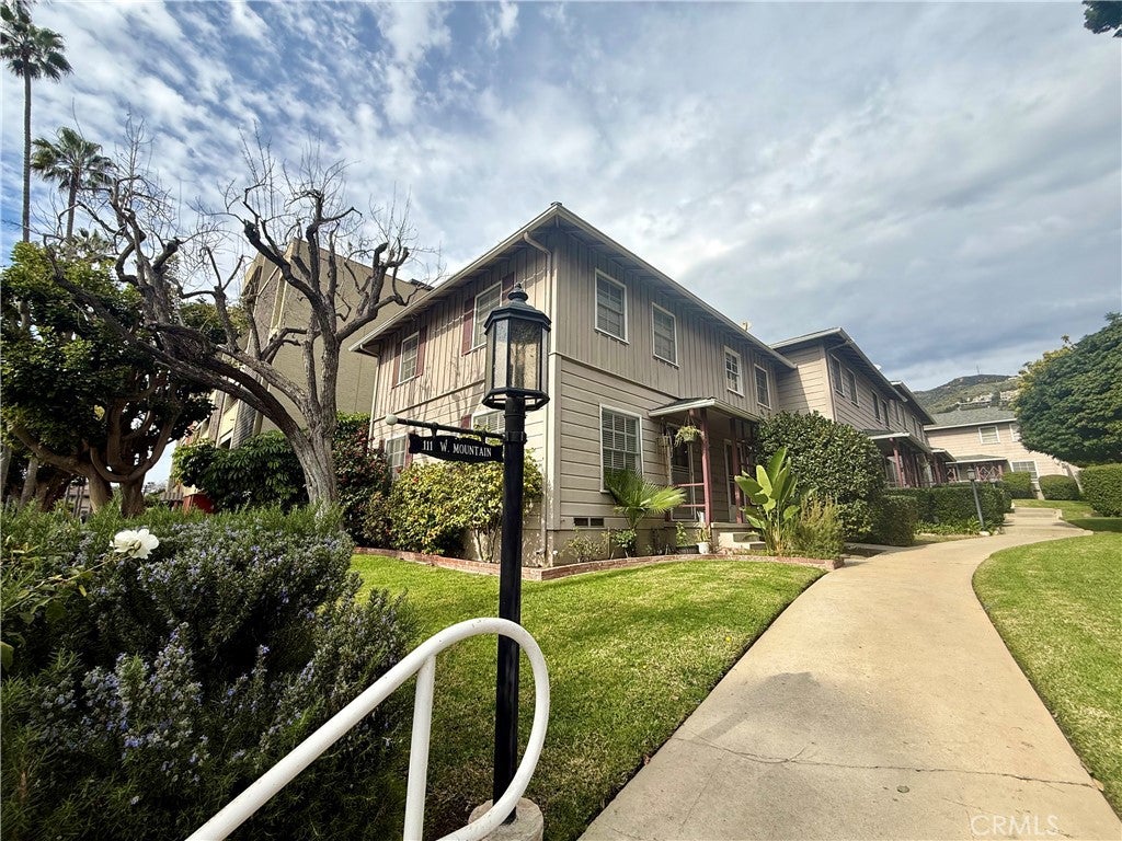 111 W Mountain