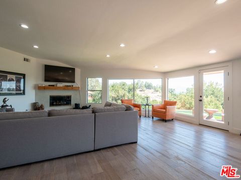 Photo of 5026 Medina Road, Woodland Hills, CA 91364 (MLS # 25597373)