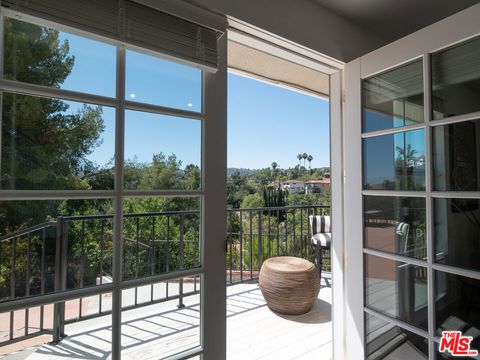 Photo of 5026 Medina Road, Woodland Hills, CA 91364 (MLS # 25597373)