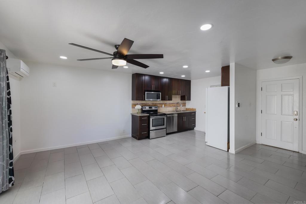 212 Oceanside Blvd 8