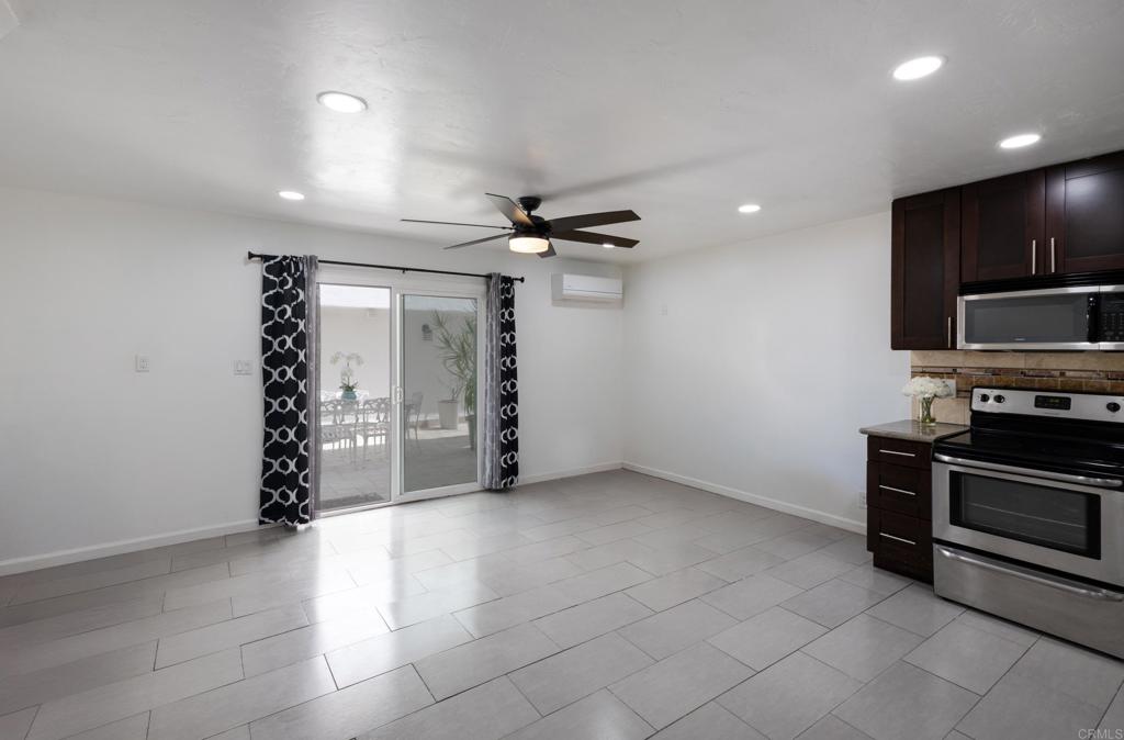 212 Oceanside Blvd 8