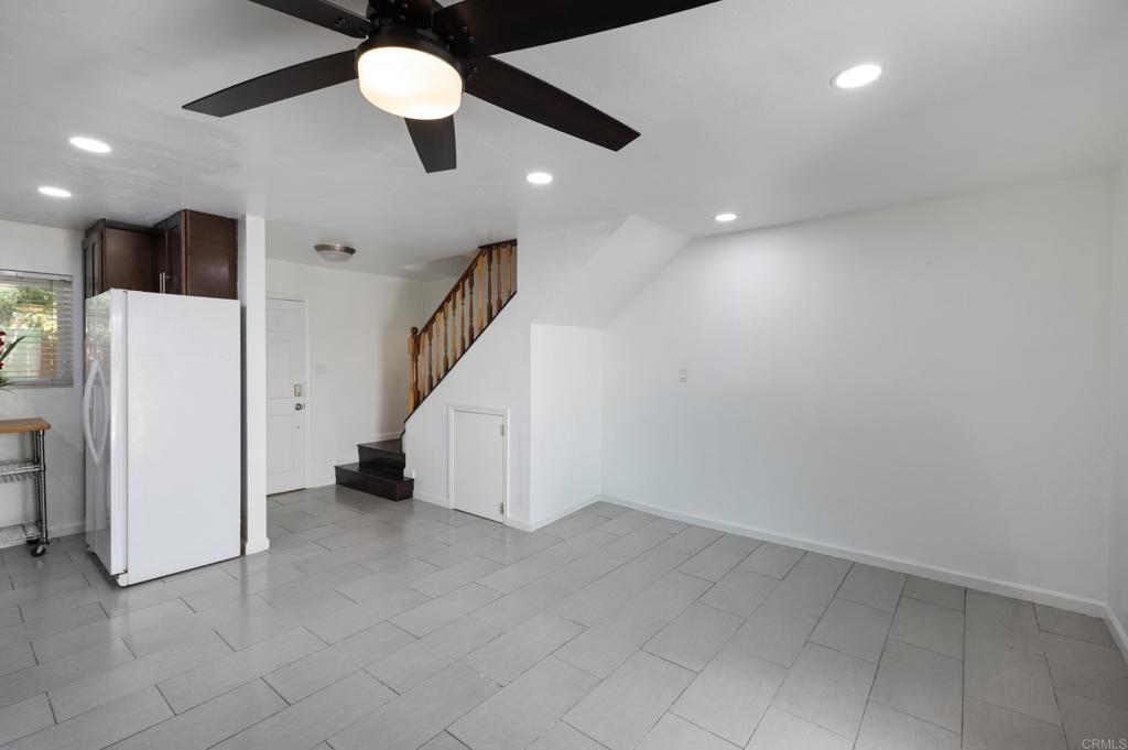 212 Oceanside Blvd 8