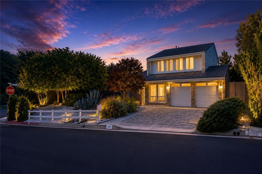 Photo of 4301 Cezanne Avenue, Woodland Hills, CA 91364 (MLS # GD26145233)