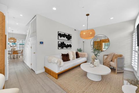 Photo of 701 Woodside Way #A, San Mateo, CA 94401 (MLS # ML82045237)