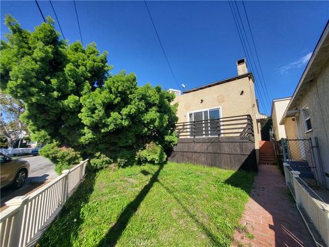 Photo of 1306 Corona St, Hermosa Beach, CA 90254 (MLS # SB26031657)