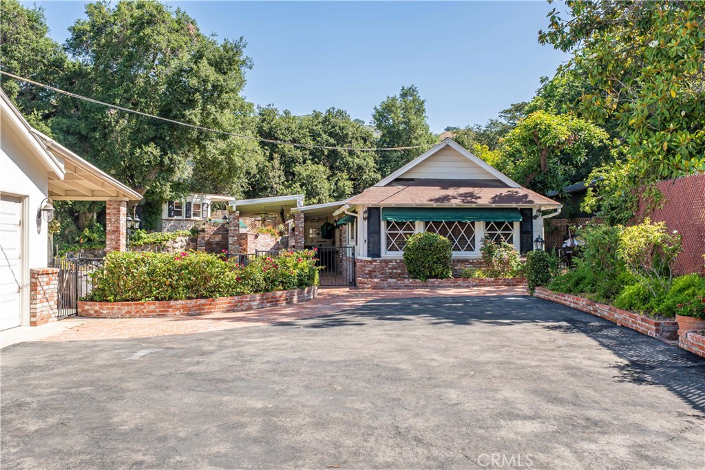 1125 Indian Springs Drive