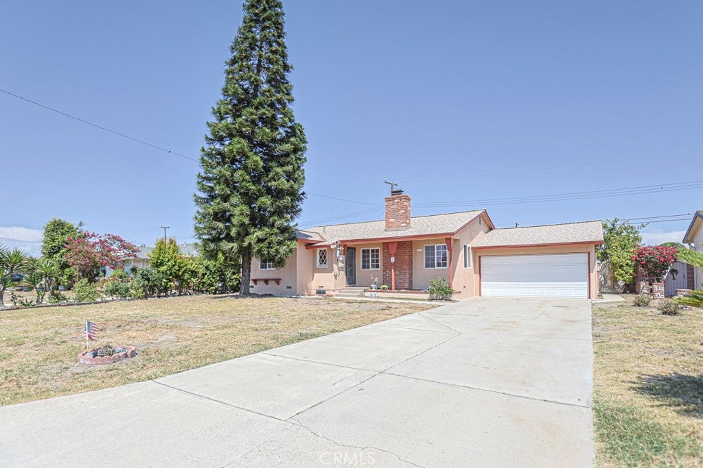 12132 Hackamore