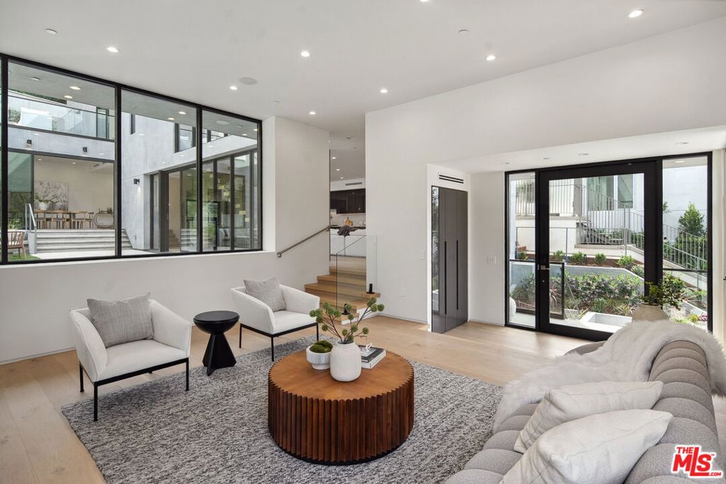 Properties 4 3670 Buena Park Drive