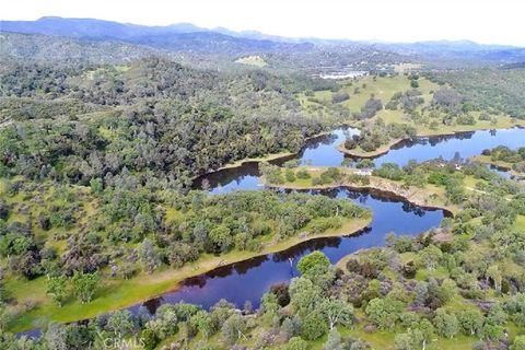 Photo of 0 Gateway Drive, Paso Robles, CA 93446 (MLS # NS25080095)