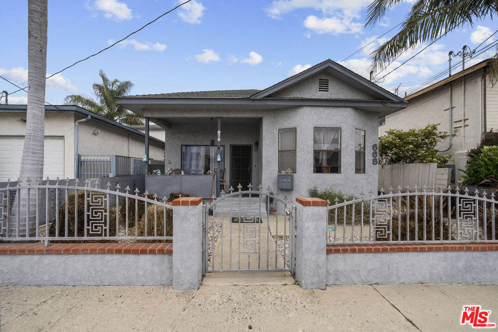 670 W 15th Street