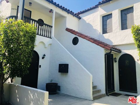 Photo of 851 N Alfred Street #1/2, West Hollywood, CA 90069 (MLS # 25566665)