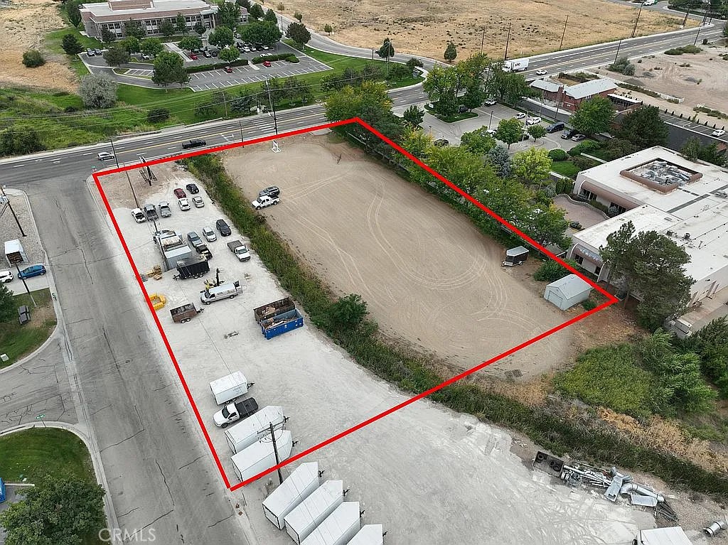 Vacant Land. 1.53 acres Zoning MX-1.
Rental Income from Billboard $350/month.
Rental income from east side property $300/month.
Includes a shed 14'x20'.