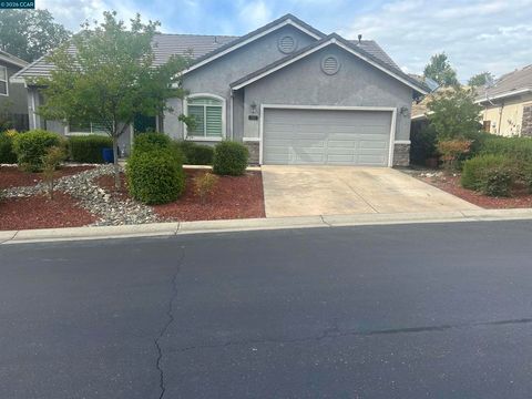 Photo of 305 Gold Creek Dr DR, Valley Springs, CA 95252 (MLS # 41136269)