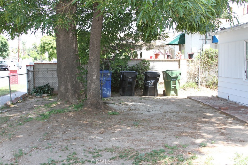 15258 La Valle Street