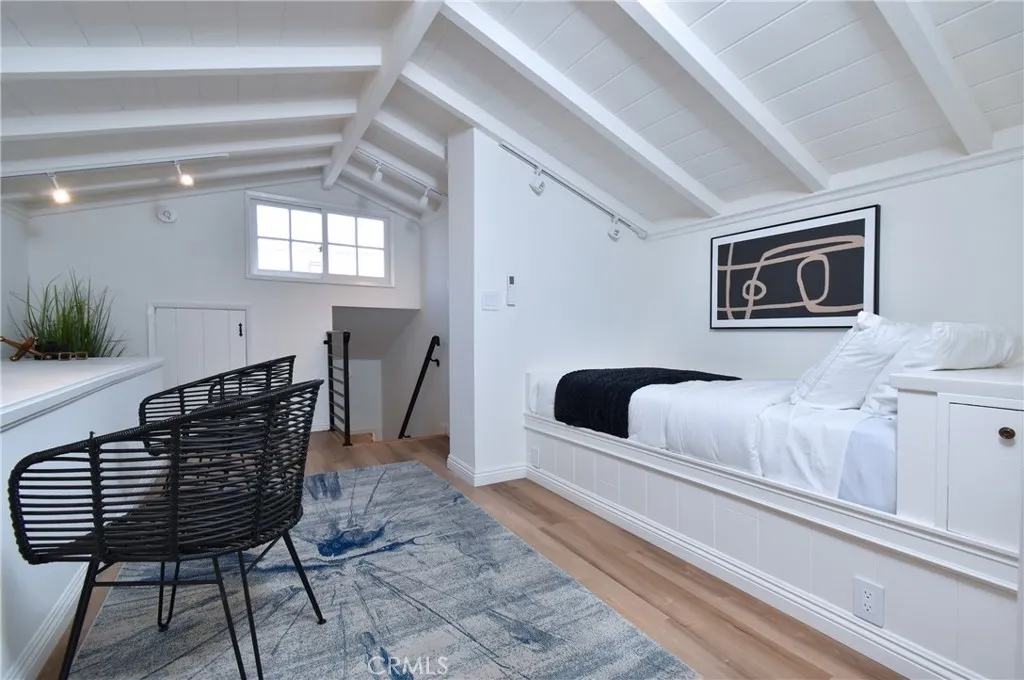 Studio City, California 91604, United States, 3 Bedrooms Bedrooms, ,4 BathroomsBathrooms,Residential,Pending,200922