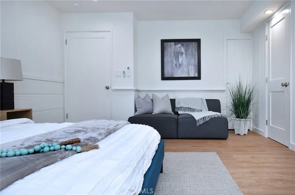 Studio City, California 91604, United States, 3 Bedrooms Bedrooms, ,4 BathroomsBathrooms,Residential,Pending,200922