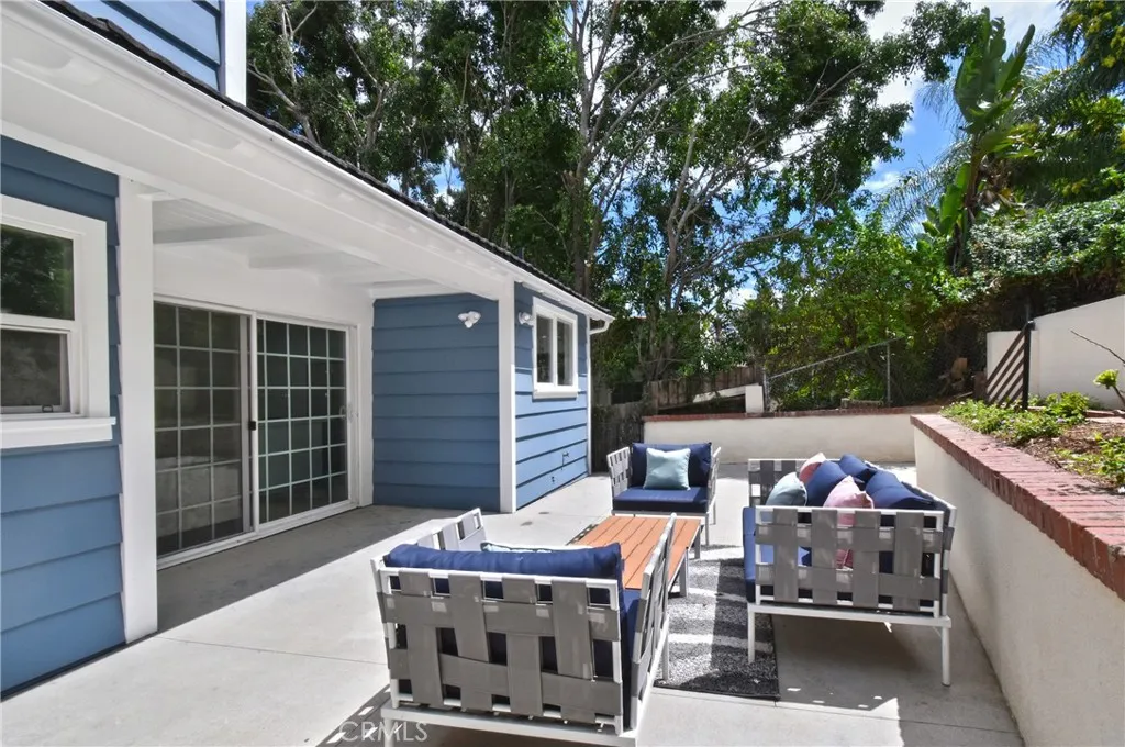 Studio City, California 91604, United States, 3 Bedrooms Bedrooms, ,4 BathroomsBathrooms,Residential,Pending,200922