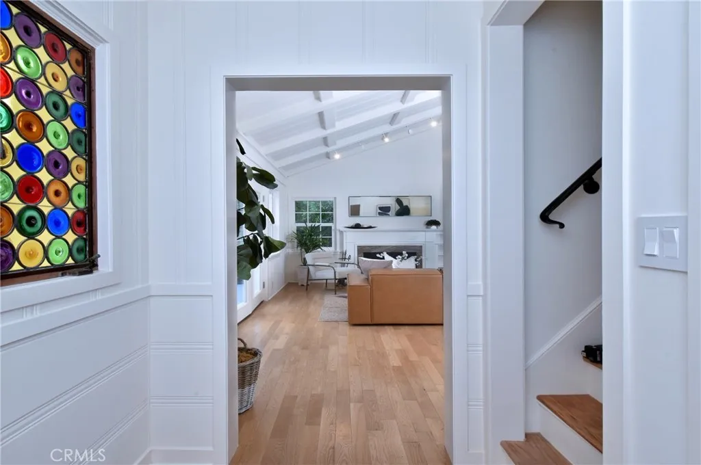 Studio City, California 91604, United States, 3 Bedrooms Bedrooms, ,4 BathroomsBathrooms,Residential,Pending,200922