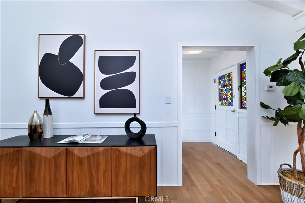 Studio City, California 91604, United States, 3 Bedrooms Bedrooms, ,4 BathroomsBathrooms,Residential,Pending,200922