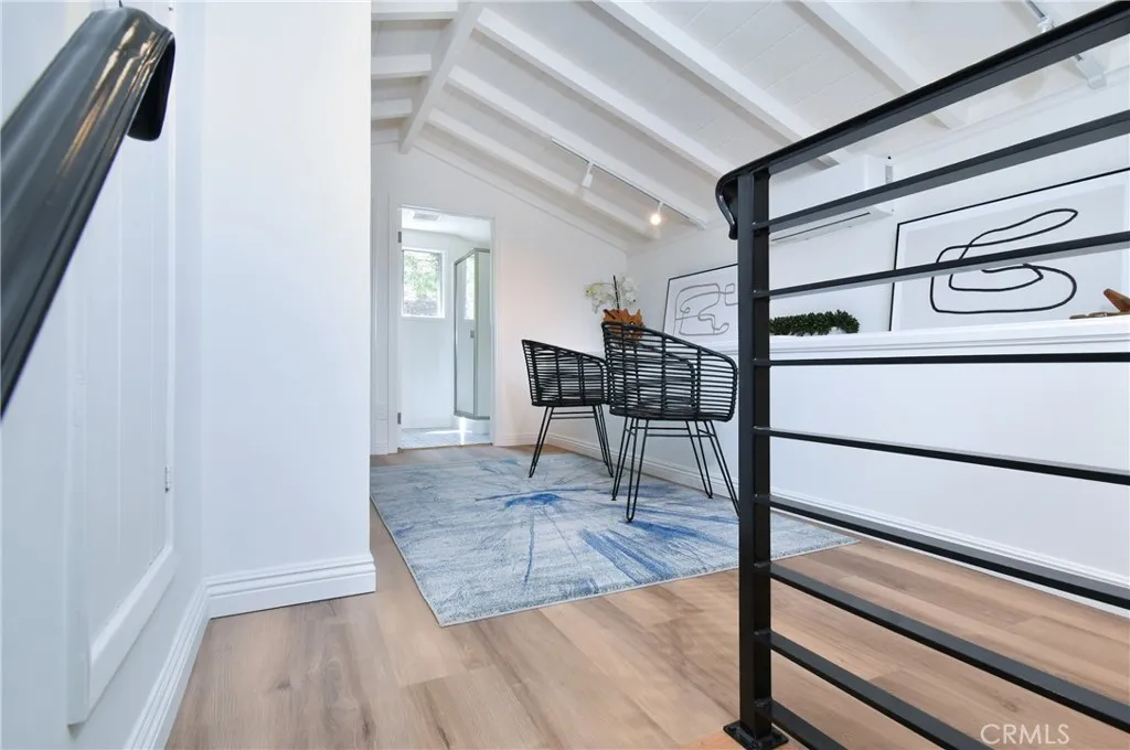 Studio City, California 91604, United States, 3 Bedrooms Bedrooms, ,4 BathroomsBathrooms,Residential,Pending,200922